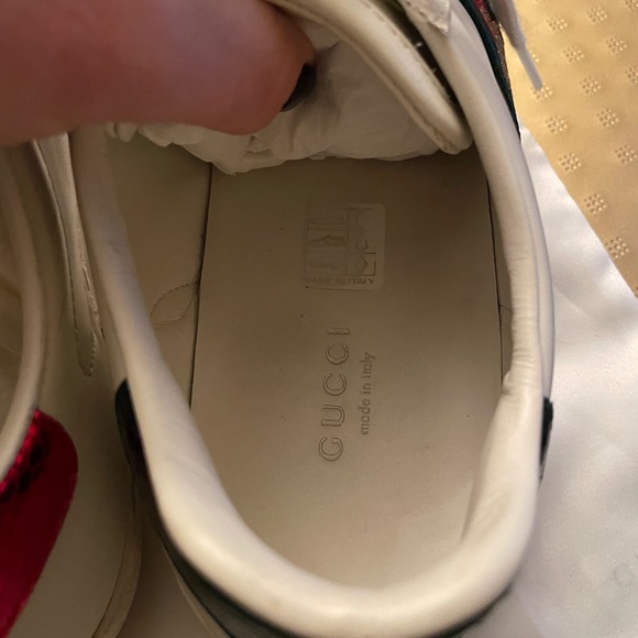 Authentic Gucci Ace Sneakers with Bee - Picture 11 of 12